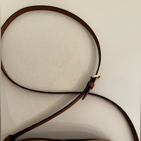 Michael Kors Harrison Logo Crossbody Bag-Vanilla - Picture 5 of 5